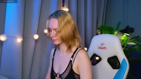 im Amy online show from December 22, 6:10 am