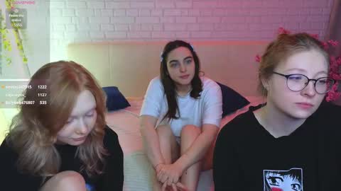 Merlizz Eva Jane Mila Nicole  left to right  online show from February 17, 11:44 am