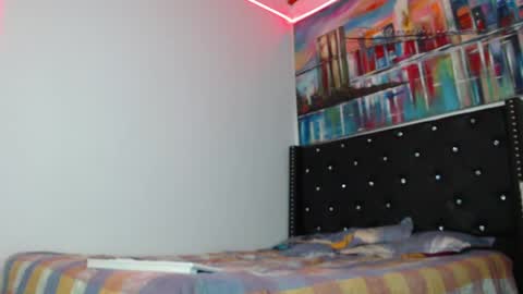 Samara Romero online show from April 19, 1:27 am