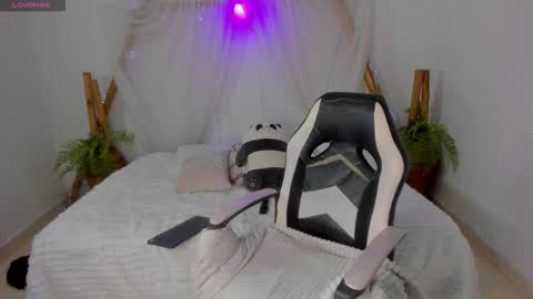 Moon online show from December 22, 7:00 pm