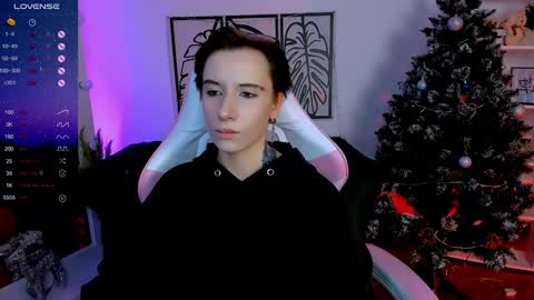 Snapshot of _rein_ramm chatting on December 30, 8:32 am Rein online show from December 30, 8:32 am