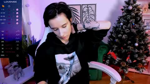 Snapshot of _rein_ramm chatting on January 3, 8:43 am Rein online show from January 3, 8:43 am
