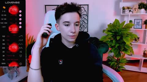 Snapshot of _rein_ramm chatting on January 27, 12:16 pm Rein online show from January 27, 12:16 pm