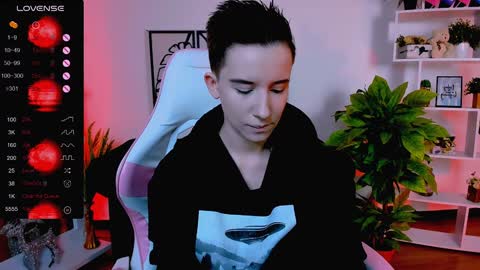Snapshot of _rein_ramm chatting on January 28, 6:16 am Rein online show from January 28, 6:16 am