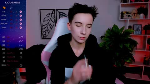 Snapshot of _rein_ramm chatting on February 3, 12:25 pm Rein online show from February 3, 12:25 pm