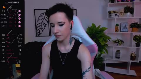 Snapshot of _rein_ramm chatting on February 10, 12:08 pm Rein online show from February 10, 12:08 pm