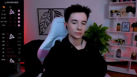 Snapshot of _rein_ramm chatting on February 13, 12:43 pm Rein online show from February 13, 12:43 pm