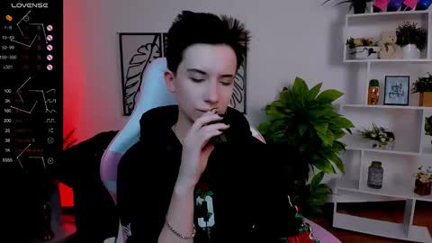 Snapshot of _rein_ramm chatting on February 19, 12:11 pm Rein online show from February 19, 12:11 pm