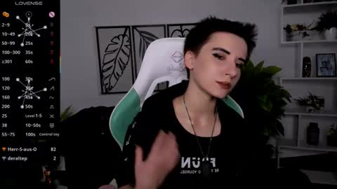 Snapshot of _rein_ramm chatting on September 23, 6:44 pm Rein online show from September 23, 6:44 pm