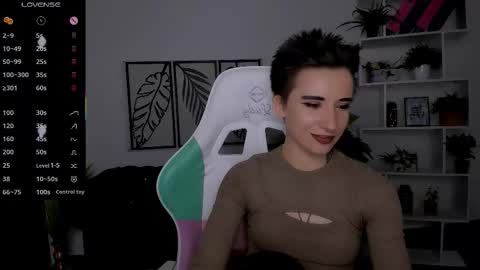 Snapshot of _rein_ramm chatting on October 7, 6:49 pm Rein online show from October 7, 6:49 pm