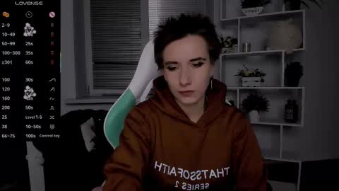 Snapshot of _rein_ramm chatting on October 13, 7:47 pm Rein online show from October 13, 7:47 pm