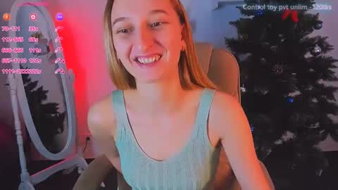 Snapshot of _ri_na_ chatting on December 15, 9:35 am I am Rina online show from December 15, 9:35 am