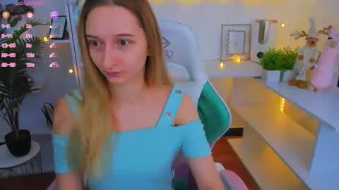 Snapshot of _ri_na_ chatting on December 17, 6:35 am I am Rina online show from December 17, 6:35 am