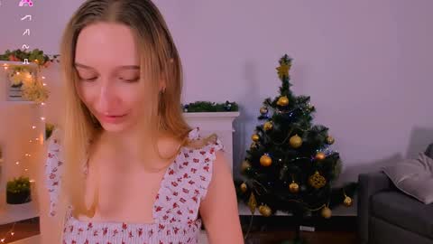 Snapshot of _ri_na_ chatting on December 19, 6:45 am I am Rina online show from December 19, 6:45 am