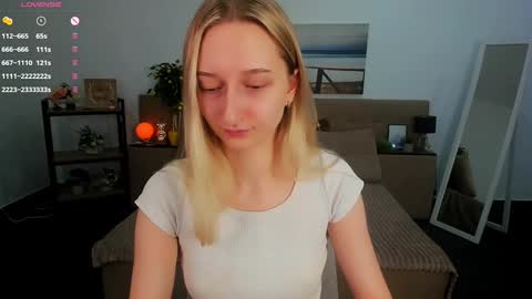 Snapshot of _ri_na_ chatting on January 11, 6:56 am I am Rina online show from January 11, 6:56 am