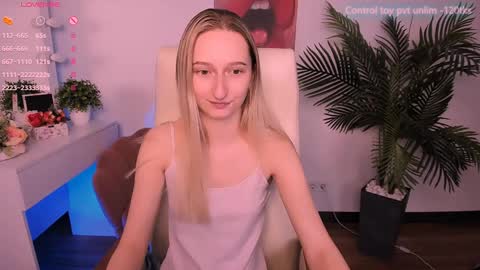 Snapshot of _ri_na_ chatting on January 19, 9:33 am I am Rina online show from January 19, 9:33 am