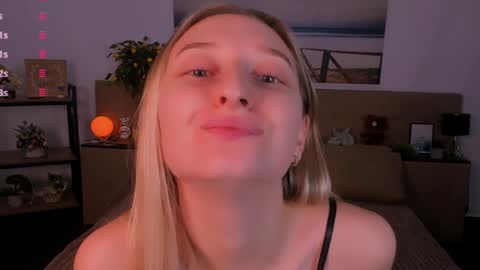 Snapshot of _ri_na_ chatting on January 21, 9:35 am I am Rina online show from January 21, 9:35 am