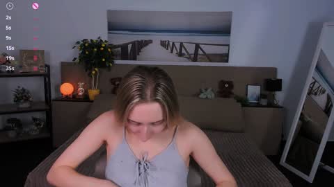 Snapshot of _ri_na_ chatting on January 28, 1:05 pm I am Rina online show from January 28, 1:05 pm