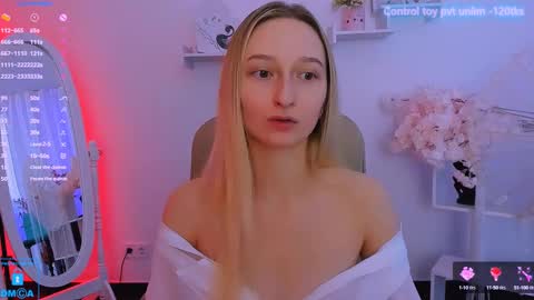 Snapshot of _ri_na_ chatting on February 9, 6:33 am I am Rina online show from February 9, 6:33 am