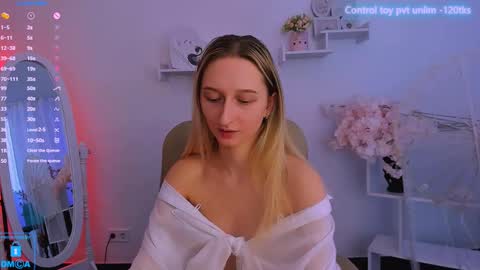 Snapshot of _ri_na_ chatting on February 9, 9:37 am I am Rina online show from February 9, 9:37 am