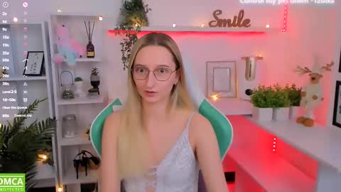 Snapshot of _ri_na_ chatting on February 20, 12:47 pm I am Rina online show from February 20, 12:47 pm