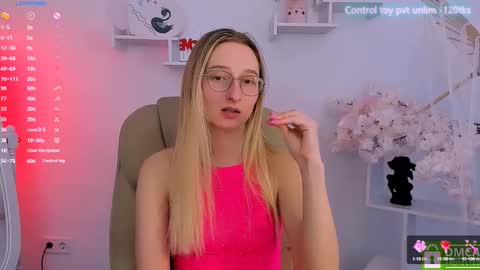 Snapshot of _ri_na_ chatting on February 21, 12:39 pm I am Rina online show from February 21, 12:39 pm