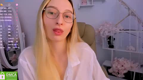 Snapshot of _ri_na_ chatting on March 1, 6:24 am I am Rina online show from March 1, 6:24 am