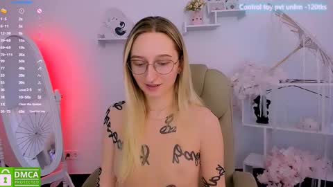 Snapshot of _ri_na_ chatting on March 5, 7:05 am I am Rina online show from March 5, 7:05 am