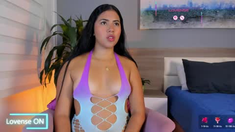 _samantagomez online show from April 14, 8:04 pm