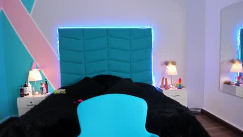 Snapshot of _samara_conner chatting on March 6, 8:37 pm Samara online show from March 6, 8:37 pm