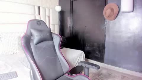 _sammy_ice online show from March 5, 11:16 pm