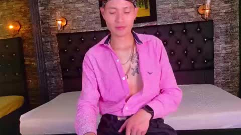 santi online show from March 7, 9:12 pm