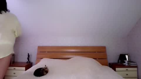 Snapshot of _sarairiti chatting on October 25, 10:45 am Sara online show from October 25, 10:45 am