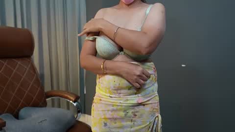 Snapshot of _savy_ chatting on July 1, 7:32 am Savreen online show from July 1, 7:32 am