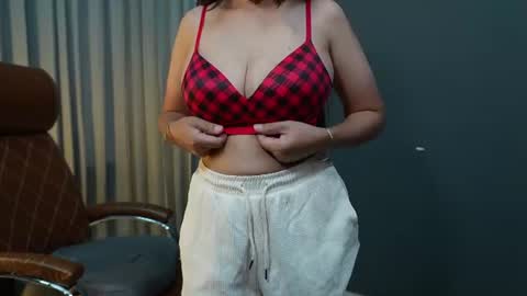 Snapshot of _savy_ chatting on July 16, 7:36 am Savreen online show from July 16, 7:36 am