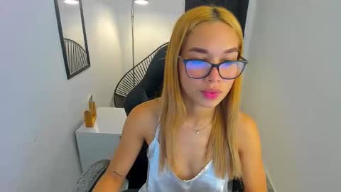 Valerie online show from March 31, 2:13 am