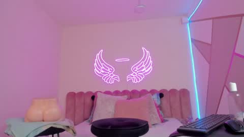 Snapshot of _scarletmoore chatting on January 11, 10:40 am Scarlett online show from January 11, 10:40 am