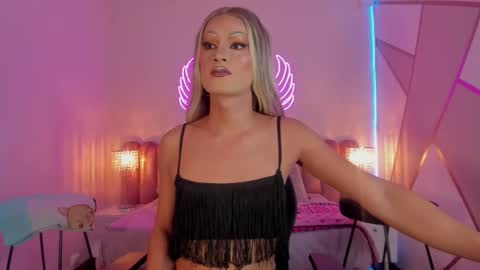 Snapshot of _scarletmoore chatting on March 12, 3:35 am Scarlett online show from March 12, 3:35 am