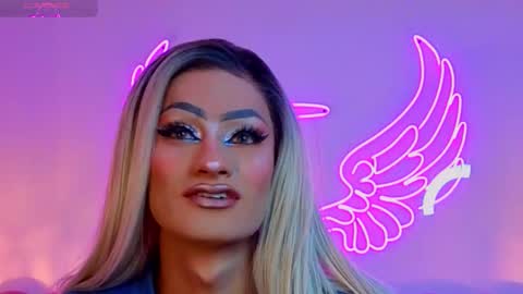 Snapshot of _scarletmoore chatting on October 8, 9:29 am Scarlett online show from October 8, 9:29 am