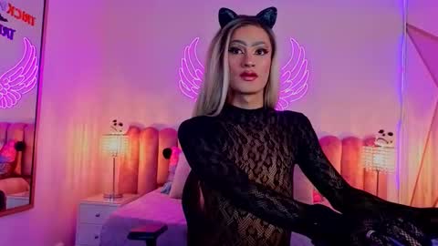 Snapshot of _scarletmoore chatting on October 20, 8:04 am Scarlett online show from October 20, 8:04 am