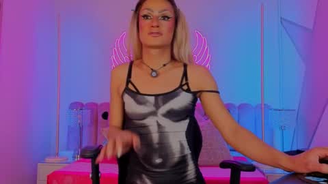 Scarlett online show from June 5, 8:09 am