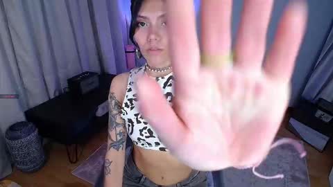 Laura online show from January 13, 3:01 am