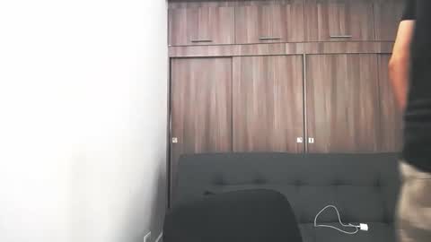 Juan Pablo-independent model online show from September 25, 10:46 pm