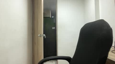 Juan Pablo-independent model online show from October 5, 1:37 am