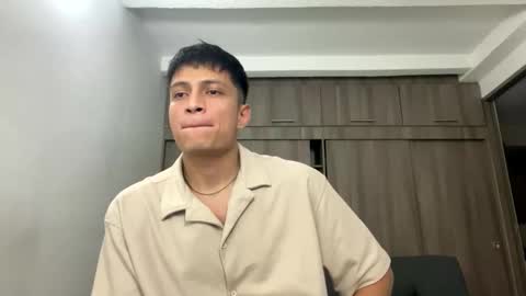 Juan Pablo-independent model online show from February 10, 5:00 am