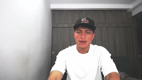 Juan Pablo-independent model online show from February 18, 1:01 am