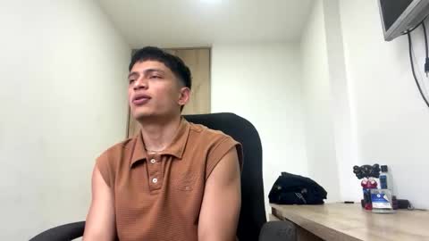 Juan Pablo-independent model online show from March 3, 10:37 pm