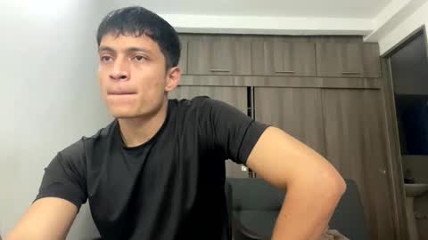 Juan Pablo-independent model online show from March 19, 6:06 am