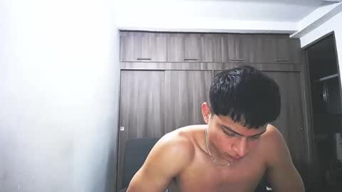 Juan Pablo-independent model online show from March 28, 9:42 am