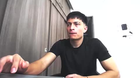 Juan Pablo-independent model online show from April 19, 5:23 pm